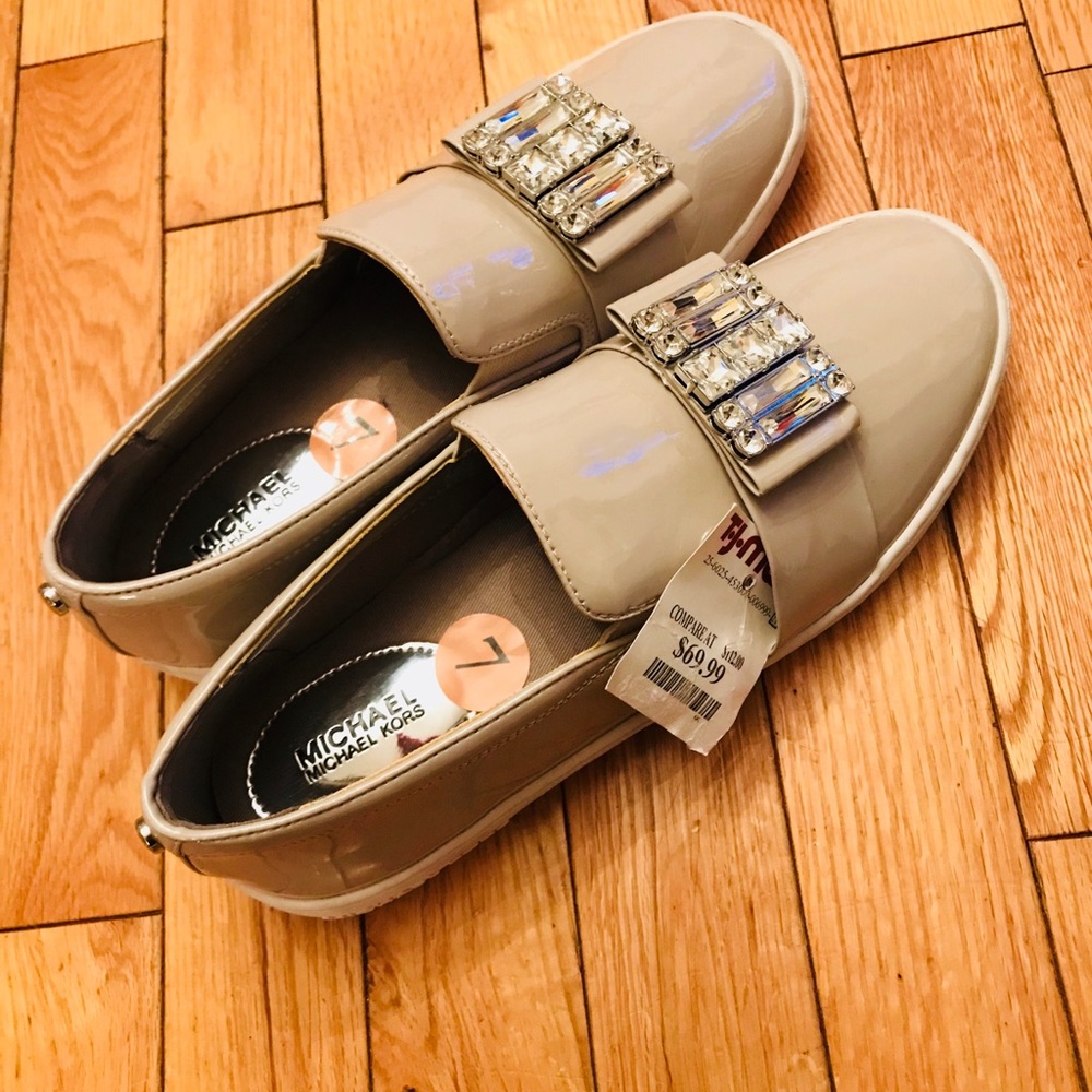Size 7 beige Michael Kors